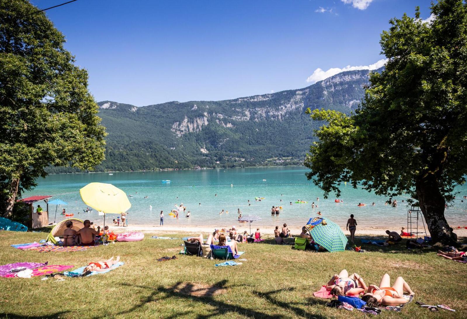 Huttopia Lac D'Aiguebelette Saint-Alban-de-Montbel Exterior photo