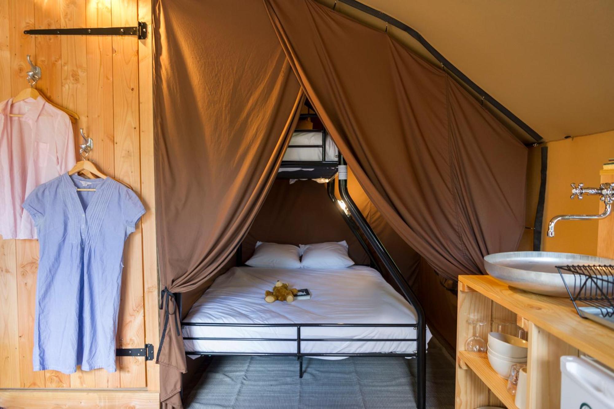 Huttopia Lac D'Aiguebelette Saint-Alban-de-Montbel Room photo
